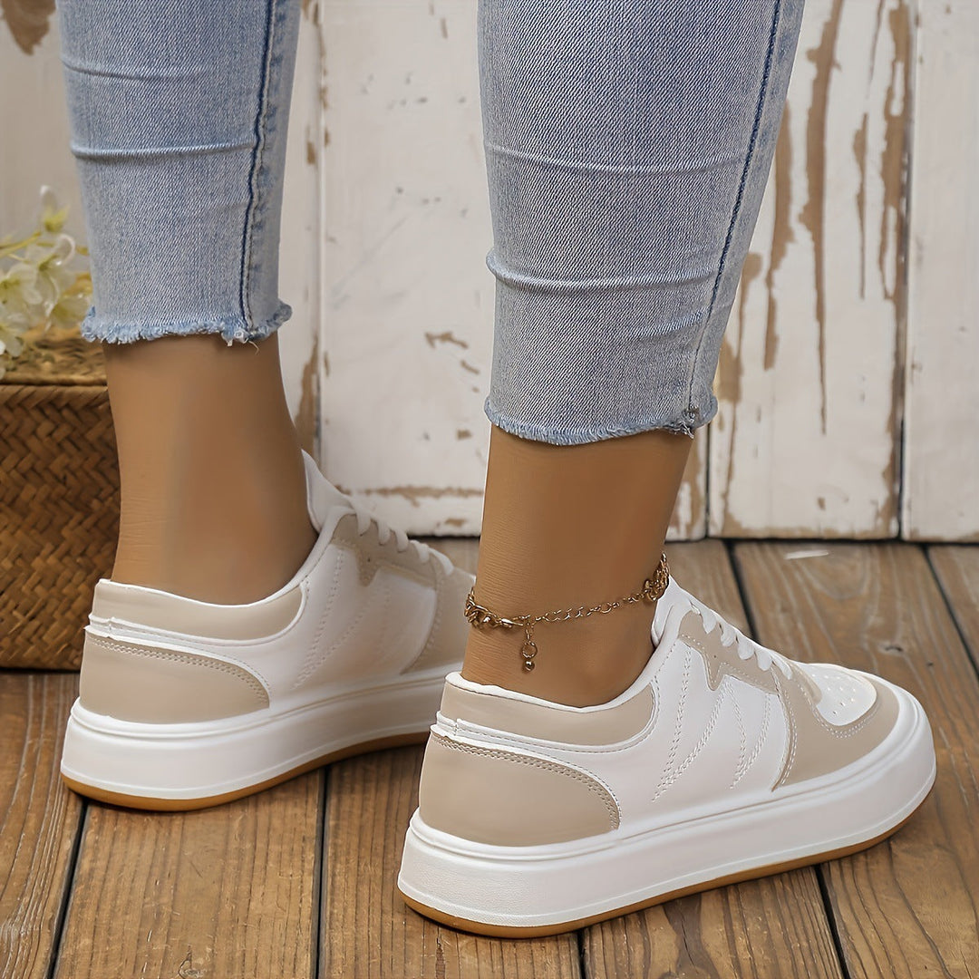 Rutschfeste Sohle der Damen Farbblock-Sneakers. Sicherer Halt & hoher Komfort für alle Ganzjahres-Aktivitäten.