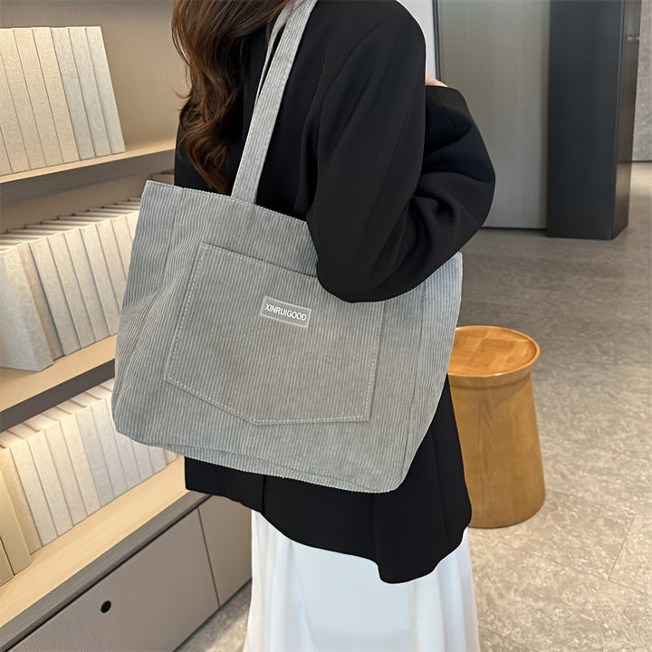 Chic weiße Damen Umhängetasche, elegant & praktisch. Ein Organisationstalent für den stilvollen Alltag jeder Frau.