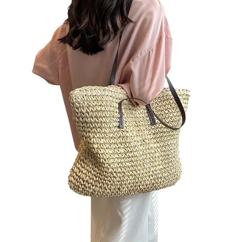Geräumige Damen Strandtasche, ideal als großer Shopper oder Reisetasche für den Urlaub, mit viel Stauraum.