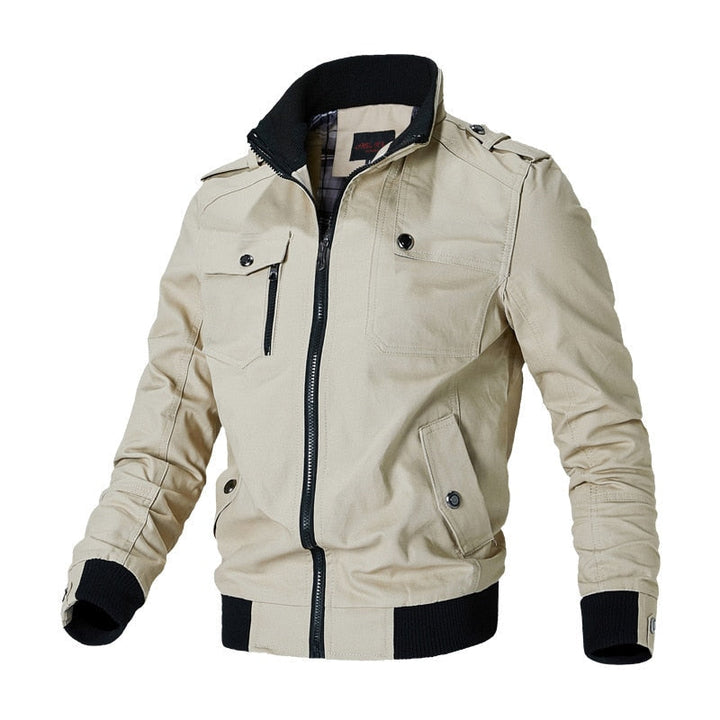 Modische Herren Bomberjacke in Schwarz, ideal als Freizeitjacke für Herren im Herbst und Frühling.