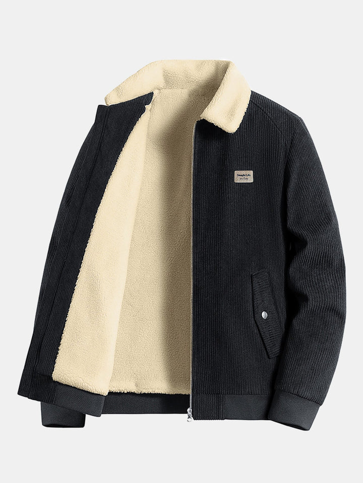 Trendige Herren Herbst Bomberjacke, warm & stilvoll, die perfekte Übergangsjacke für moderne Herrenmode.