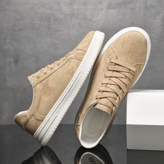 Robuste Herren-Sneaker für Männer: bequeme Alltagsschuhe mit stabiler Sohle und modernem Design.
