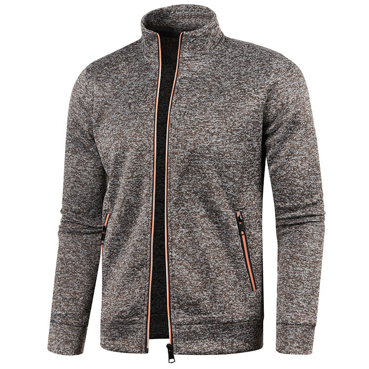 Moderne Herren Winterjacke im urbanen Stil, warm & elegant, perfekt für die Stadt im kalten Winter.