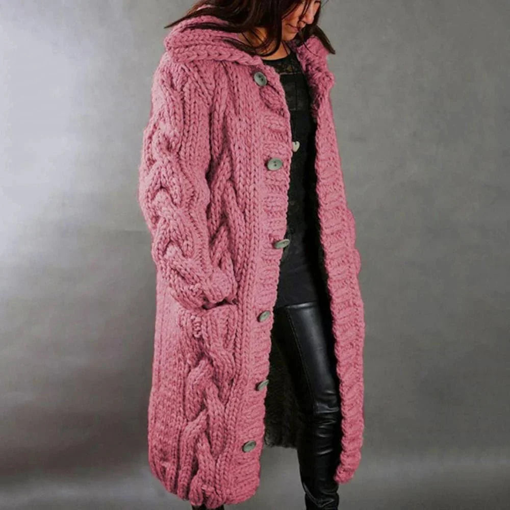 Trendiger Damen Strickmantel als Winterjacke. Langarm, warm und stilvoll für die kühle Jahreszeit.