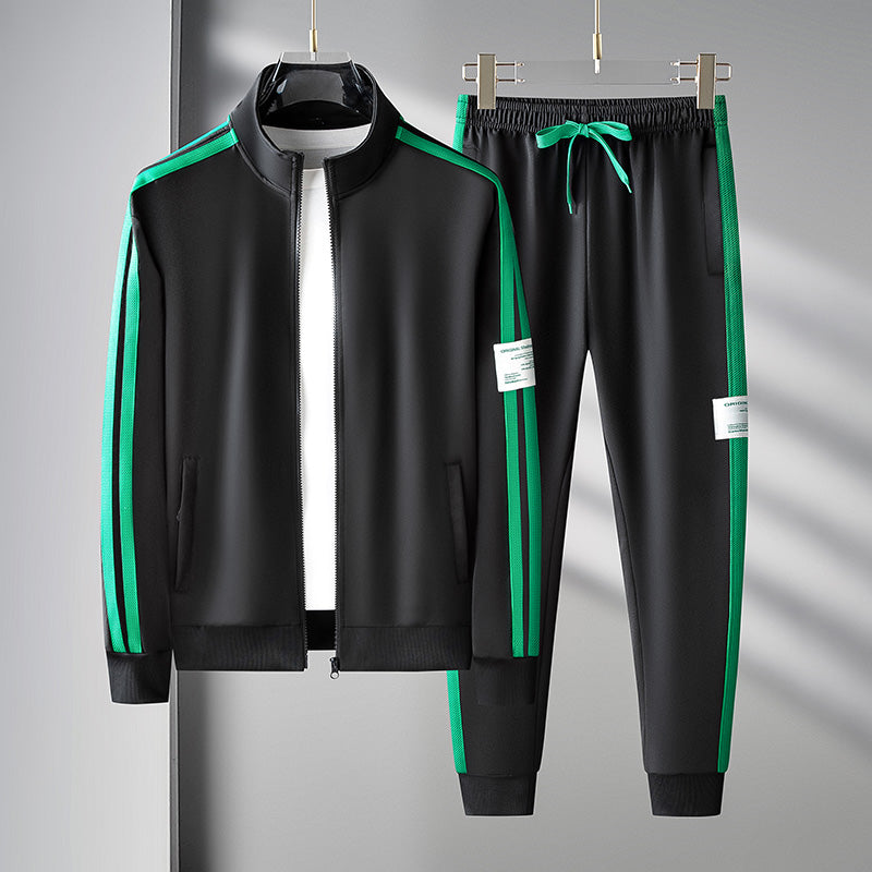 Stylischer Herren Trainingsanzug für maximalen Komfort bei Sport und Freizeit; atmungsaktives Material.