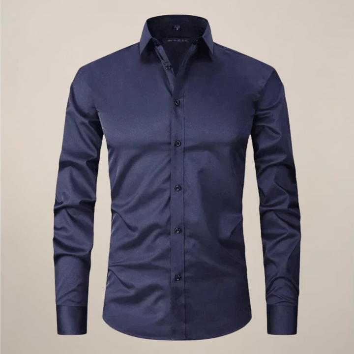 Business Casual Herrenhemd, taillierter Schnitt, perfekt für einen gepflegten Frühlingslook.