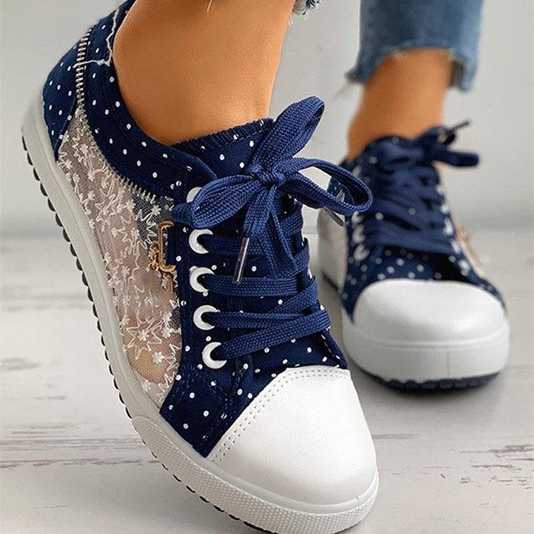 Bequeme Damenmode Halbschuhe in Blau mit verspieltem Pünktchen-Muster
