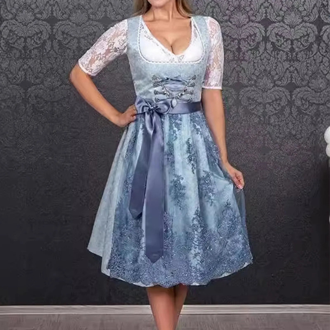 Traditionelles blaues Damen Oktoberfest Dirndlkleid mit Schürze, ideal für Volksfeste, Trachten- und Feierlichkeiten.