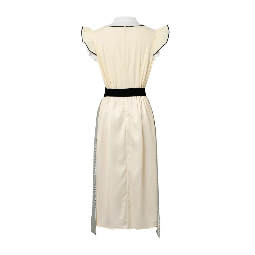 Festliches weißes Damen Dirndlkleid im traditionellen Bayern-Stil. Perfekt für Oktoberfest & Trachtenfeste. Mit Schürze.