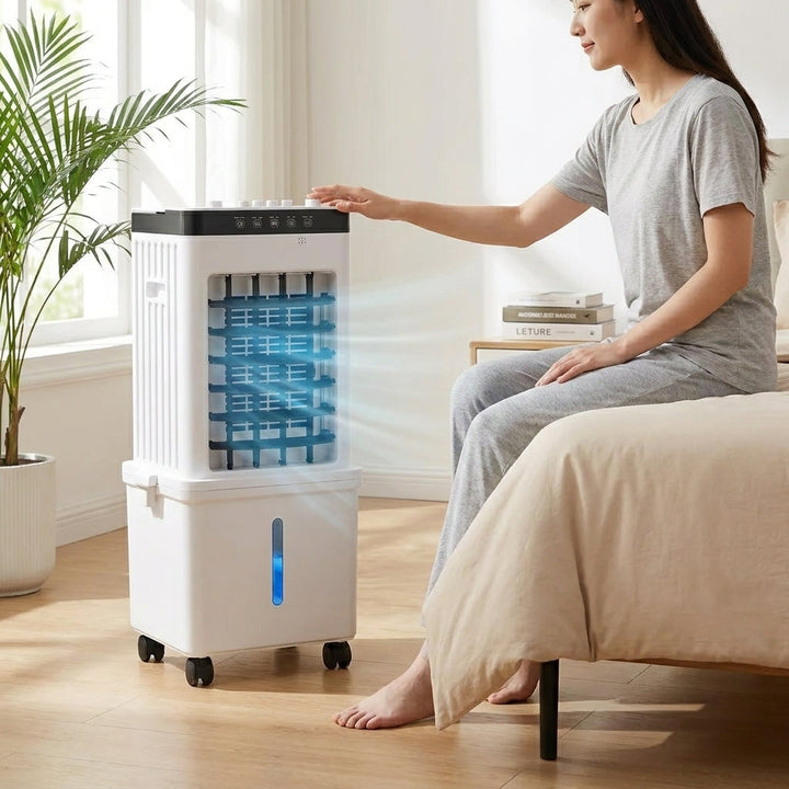 Vielseitiger Luftkühler, Entfeuchter und Ventilator. Dieses tragbare Haushaltsgerät sorgt für frische Luft.