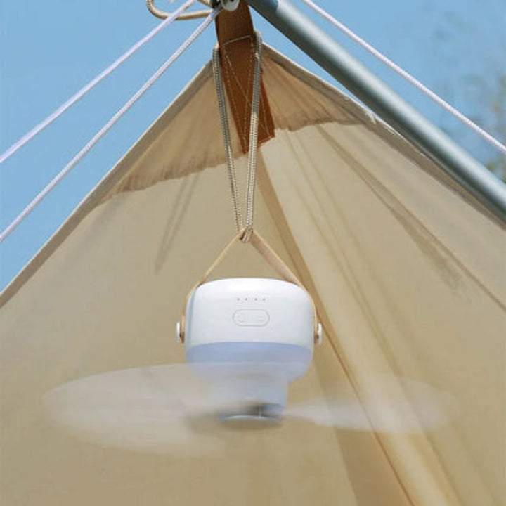 Robuster tragbarer Ventilator mit LED & Fernbedienung, perfekt für Outdoor-Abenteuer oder Büroeinsatz.