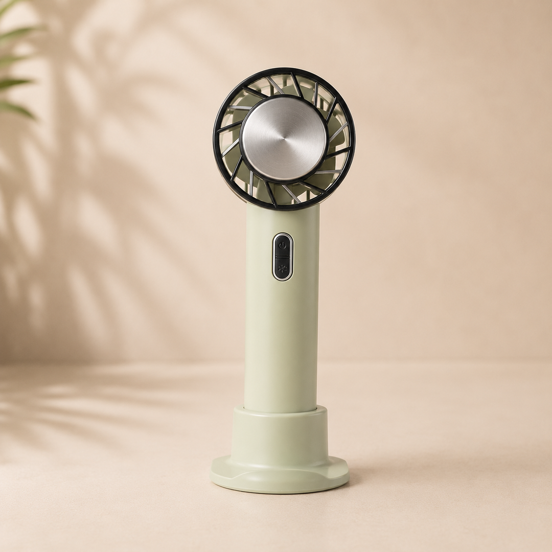 Tragbarer USB Desktop Ventilator mit 3 Geschwindigkeiten für effektive Kühlung im Büro oder Home Office.