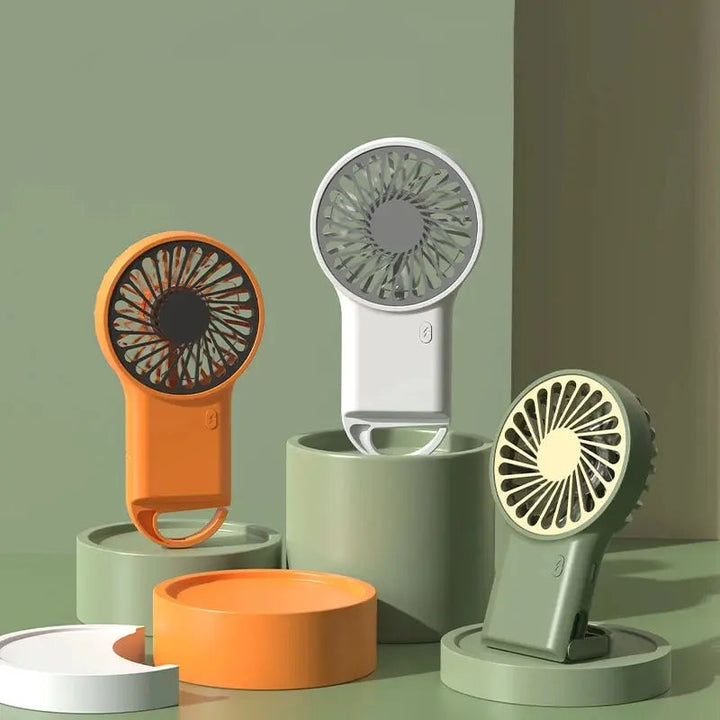Stilvoller Tischventilator mit USB-Anschluss, ideal für Büro und Schreibtisch, liefert persönlichen Kühler.