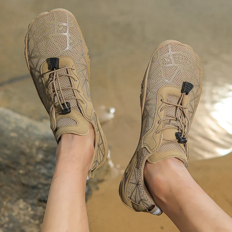 Rutschfeste Barfußschuhe mit griffiger Sohle für optimalen Halt am Strand, Pool & bei Wassersport.