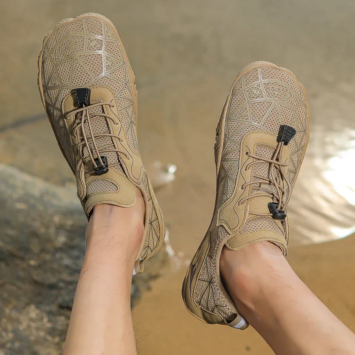 Rutschfeste Barfußschuhe mit griffiger Sohle für optimalen Halt am Strand, Pool & bei Wassersport.