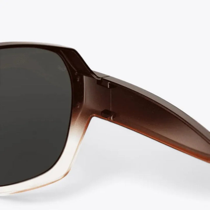 Klarheit beim Fahren: Polarisierte Überzieh-Sonnenbrille, UV- & Blendschutz, speziell für Brillenträger.