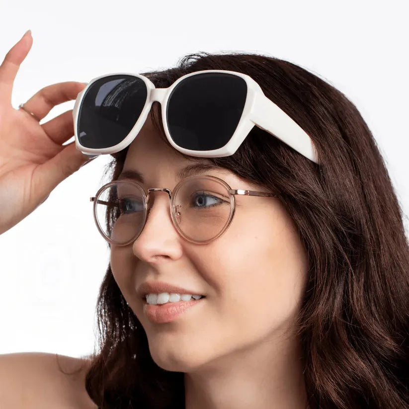 Unisex Polarisations-Sonnenbrille zum Überziehen, ideal für Brillenträger, hoher UV- & Blendschutz.