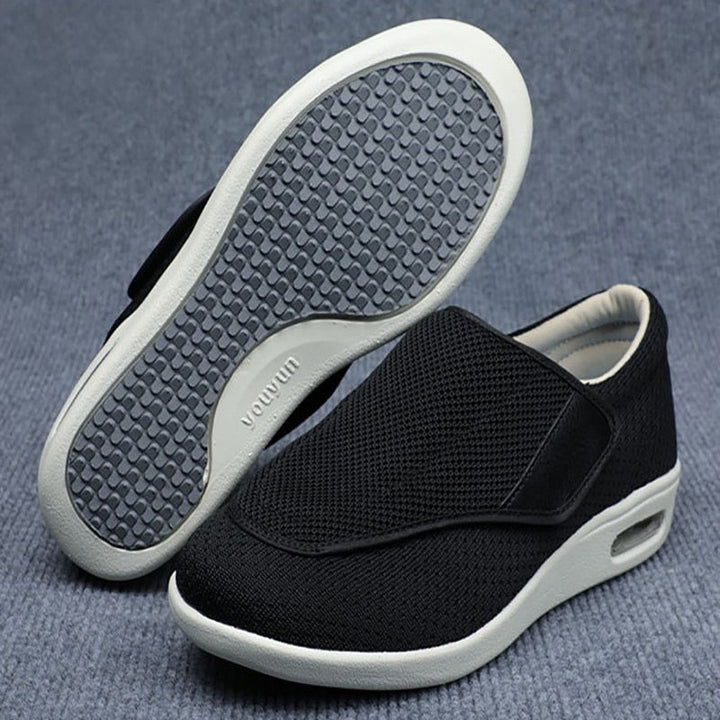 Verstellbare Komfortschuhe mit extra Weite. Orthopädische Schuhe für Diabetiker und sensible Füße.