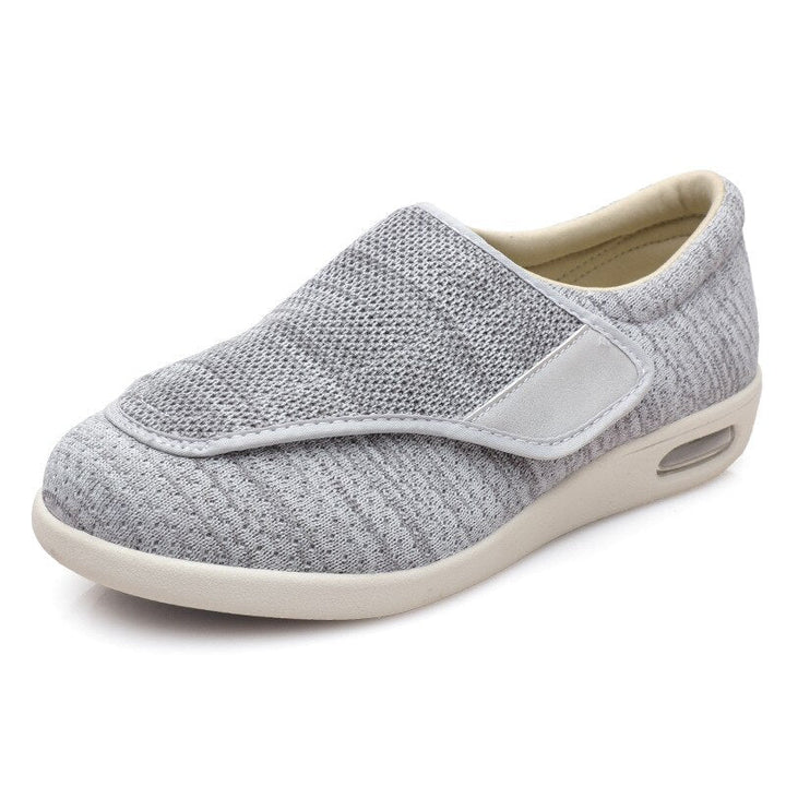 Tiefe Zehenbox der Diabetiker Schuhe. Bietet Komfort und Platz für sensible Füße.