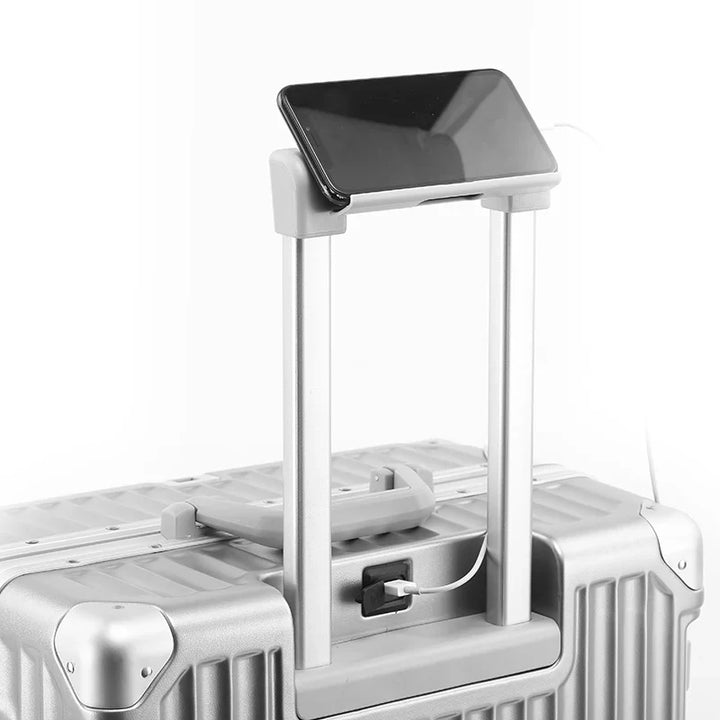 Leichtgängiger Trolley mit 360°-Rollen und stabilem Aluminiumrahmen; ideal für müheloses Manövrieren Ihres Reisegepäcks.