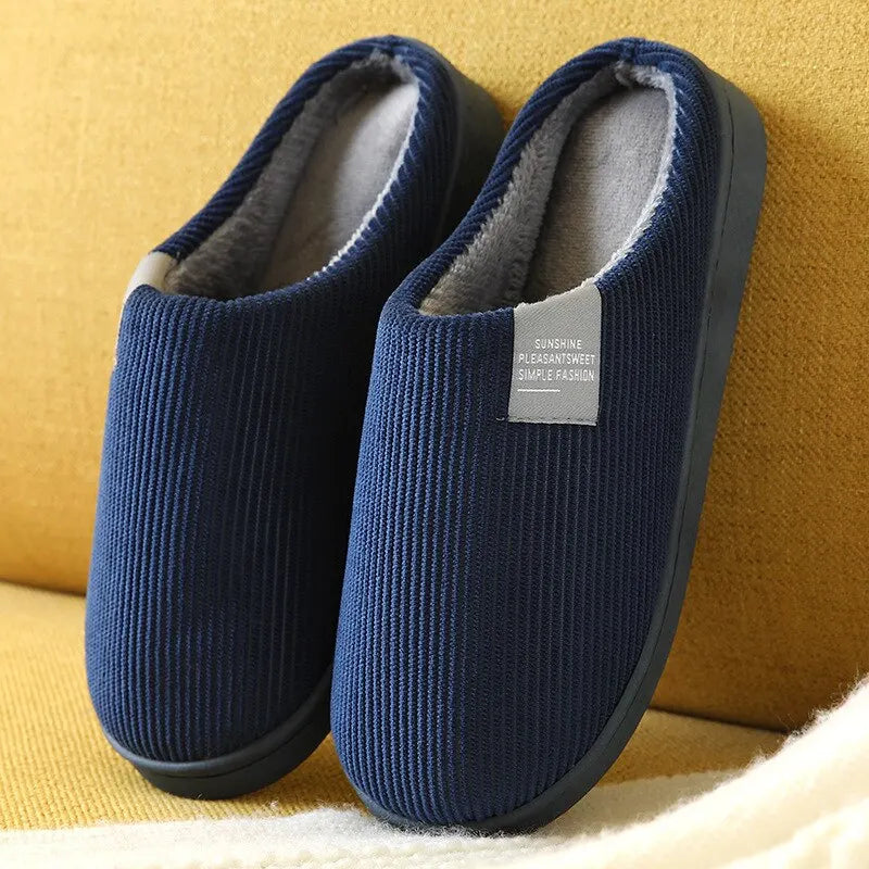 Vielseitige Unisex Hausschuhe für Damen & Herren. Super bequeme, warme Pantoffeln, perfekt für Zuhause & Winter.