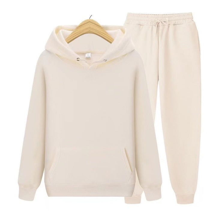 Der Hoodie des Unisex Sets von vorne, mit Kapuze und Kordelzug. Ideal für kühle Tage und Komfort.