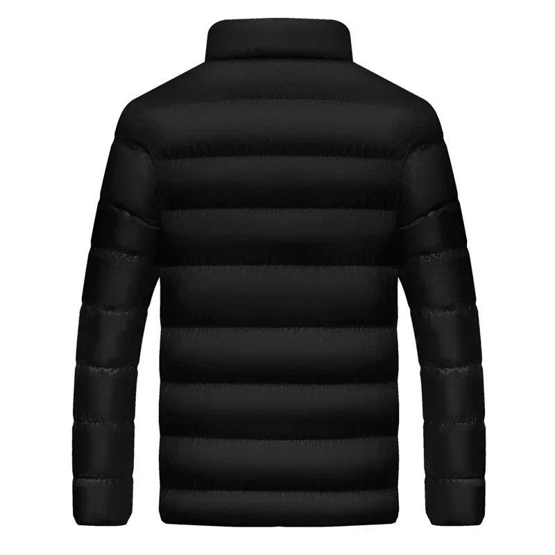 Unisex Puffer Winterjacke, isoliert, wasserabweisend, für zuverlässigen Kälteschutz beim Wandern.