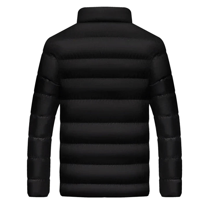 Unisex Puffer Winterjacke, isoliert, wasserabweisend, für zuverlässigen Kälteschutz beim Wandern.