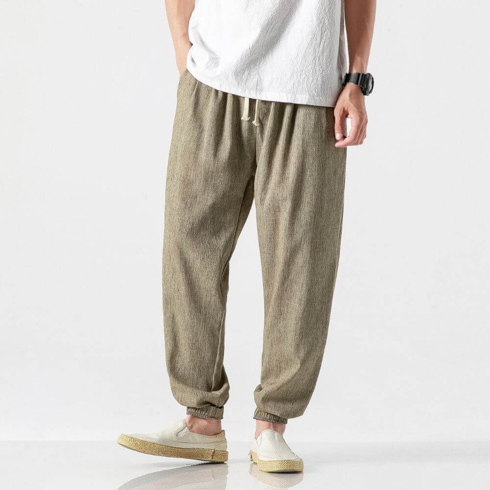 Zeitloses Design: Unisex Jogginghose, schmal geschnitten, ideal für Modebewusste.