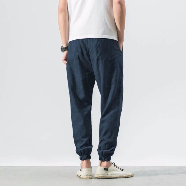 Flexible Unisex Sporthose für maximale Bewegungsfreiheit bei jeder Aktivität.