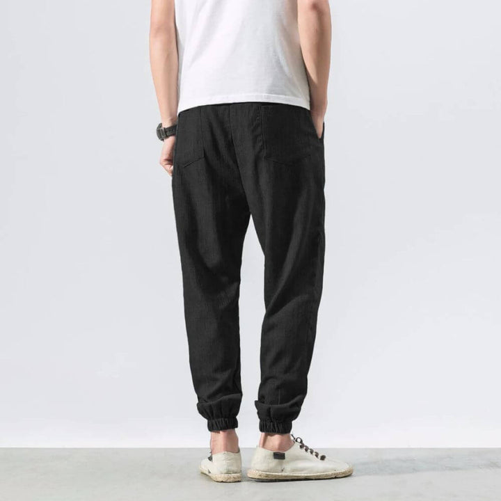 Bequeme Slim-Fit Unisex Jogginghose für Herren und Damen, sportlich-modern.
