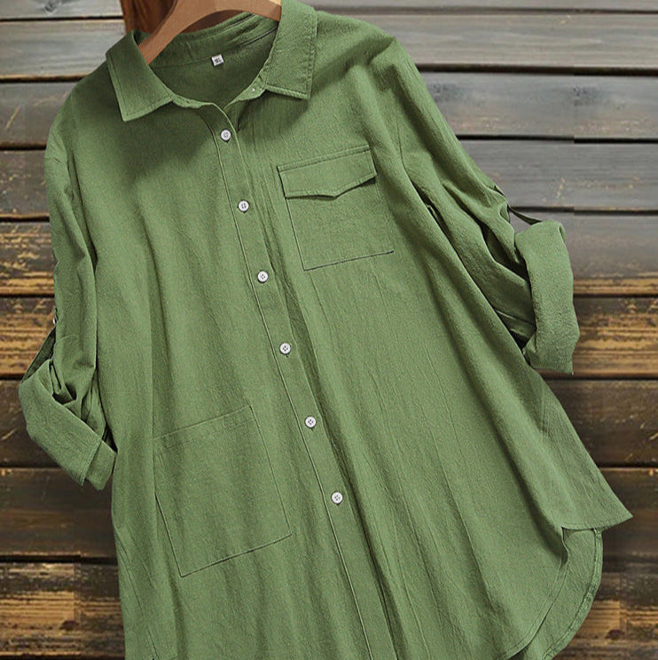 Vielseitiges Unisex Langarmhemd mit Knopfleiste & aufgesetzten Taschen; lockere Passform für casual Look.