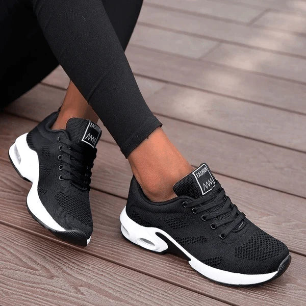 Athletische Unisex-Laufschuhe für jedes Terrain. Komfortable Fitnessschuhe mit gutem Halt.