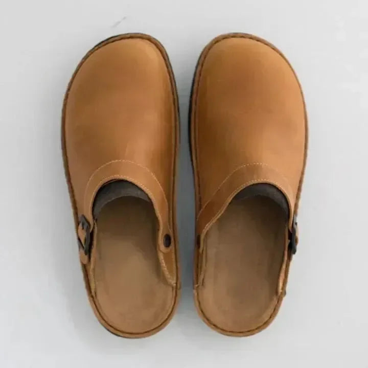 Leichte Unisex Clogs mit rutschfester, stützender Sohle, einfach anzuziehen für optimalen Tragekomfort.