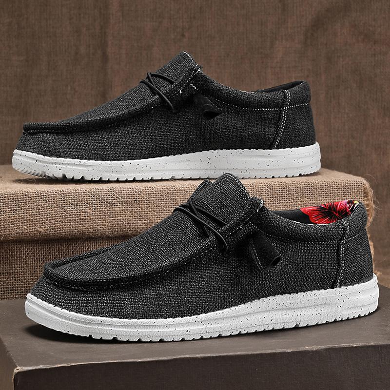 Komfortable, atmungsaktive Unisex Slipper. Flexible Sohle & leichtes Design machen diese Alltagsschuhe ideal.