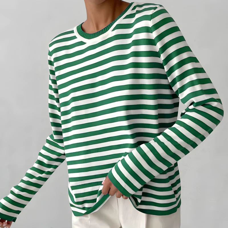 Gemütlicher Unisex Strickpullover mit Streifen, perfekt als stilvolles Oberteil für Herbst & Winter.