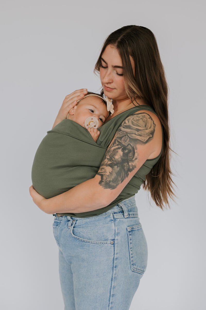 Weiches Unisex Tragetuch T-Shirt; komfortable Babytrage für Eltern; flexible Babykleidung.