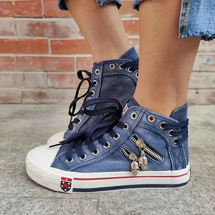 Blauer Unisex High-Top Sneaker, modernes Design, hoher Tragekomfort, ideal für den urbanen Look.
