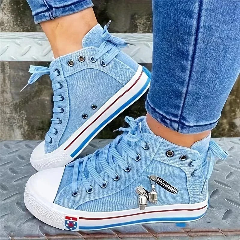 Trendiger blauer High-Top Sneaker für Damen & Herren, robust & komfortabel für jede Jahreszeit.