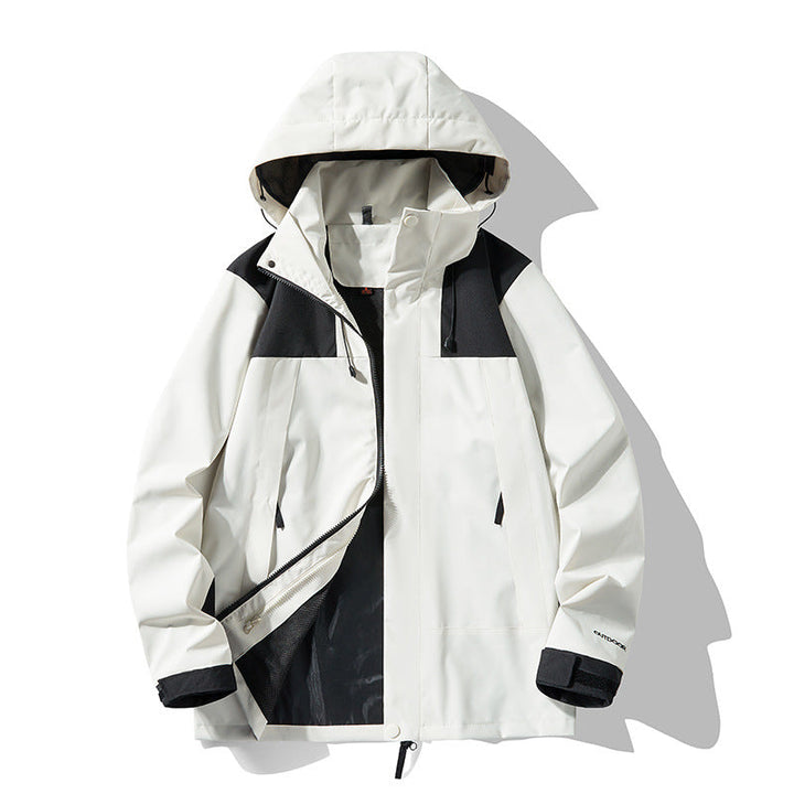 Detailansicht der wasserdichten Unisex Outdoorjacke, mit warmem Futter und strapazierfähigen Reißverschlüssen.
