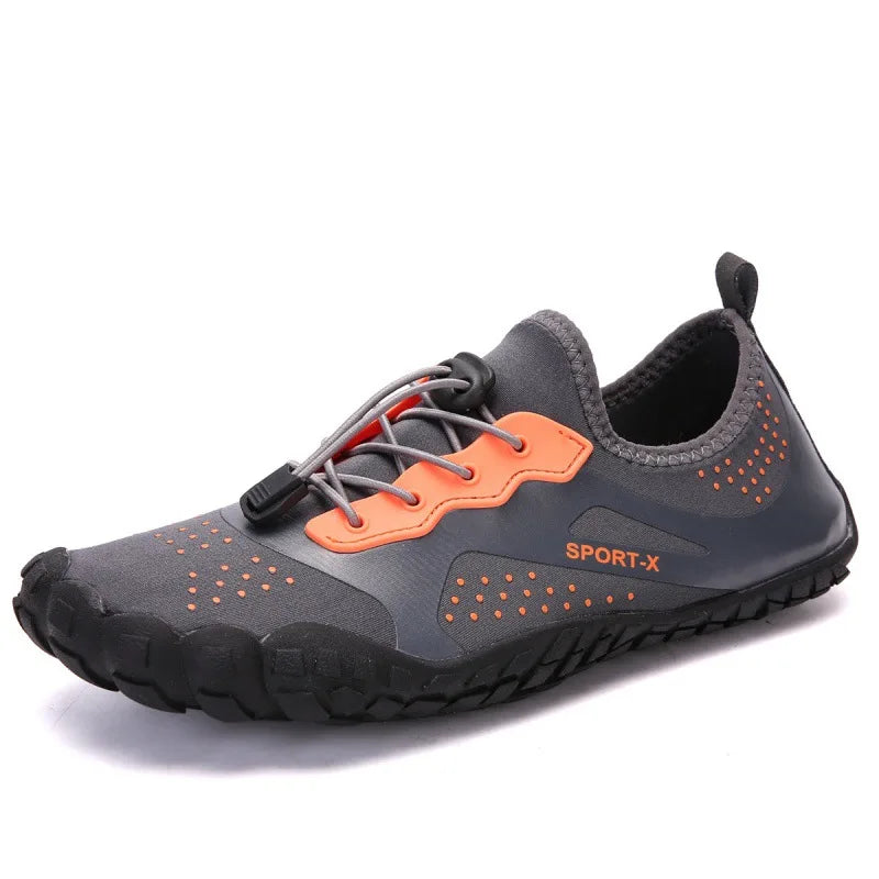 Sohle der Unisex Wassersport Barfußschuhe, rutschfest für optimalen Halt auf nassen und trockenen Oberflächen.