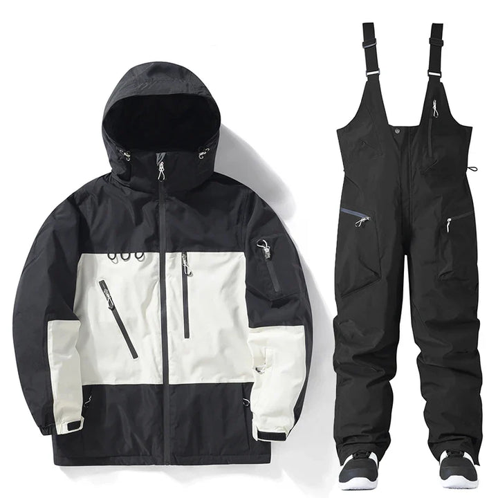 Seitliche Ansicht des Unisex Skianzuges, betont Bewegungsfreiheit der Hose.