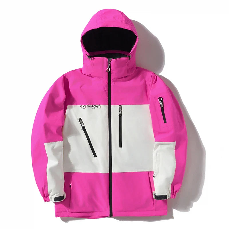 Unisex Skijacke mit Kapuze und passende Skihose für kalte Tage im Schnee.