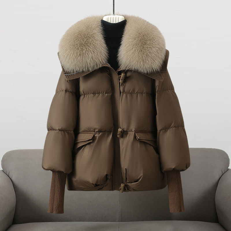 Warme Unisex Kapuzenjacke in Braun, leicht, wasserabweisend & winddicht. Optimal für Winter Outdoor-Aktivitäten.