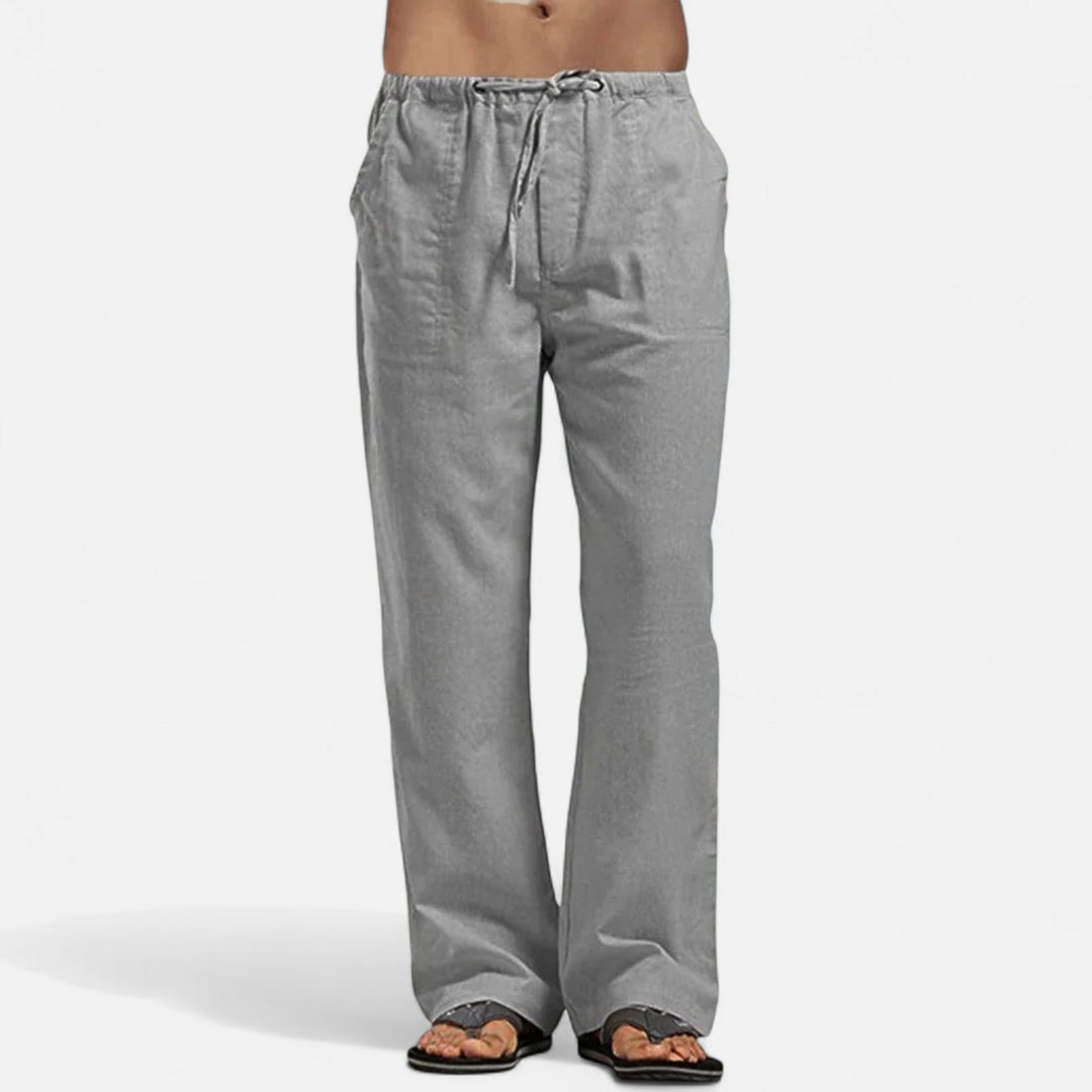 Extrem bequeme und leichte Herrenhose mit weitem Schnitt; perfekt für eine lockere Passform und hohen Tragekomfort.