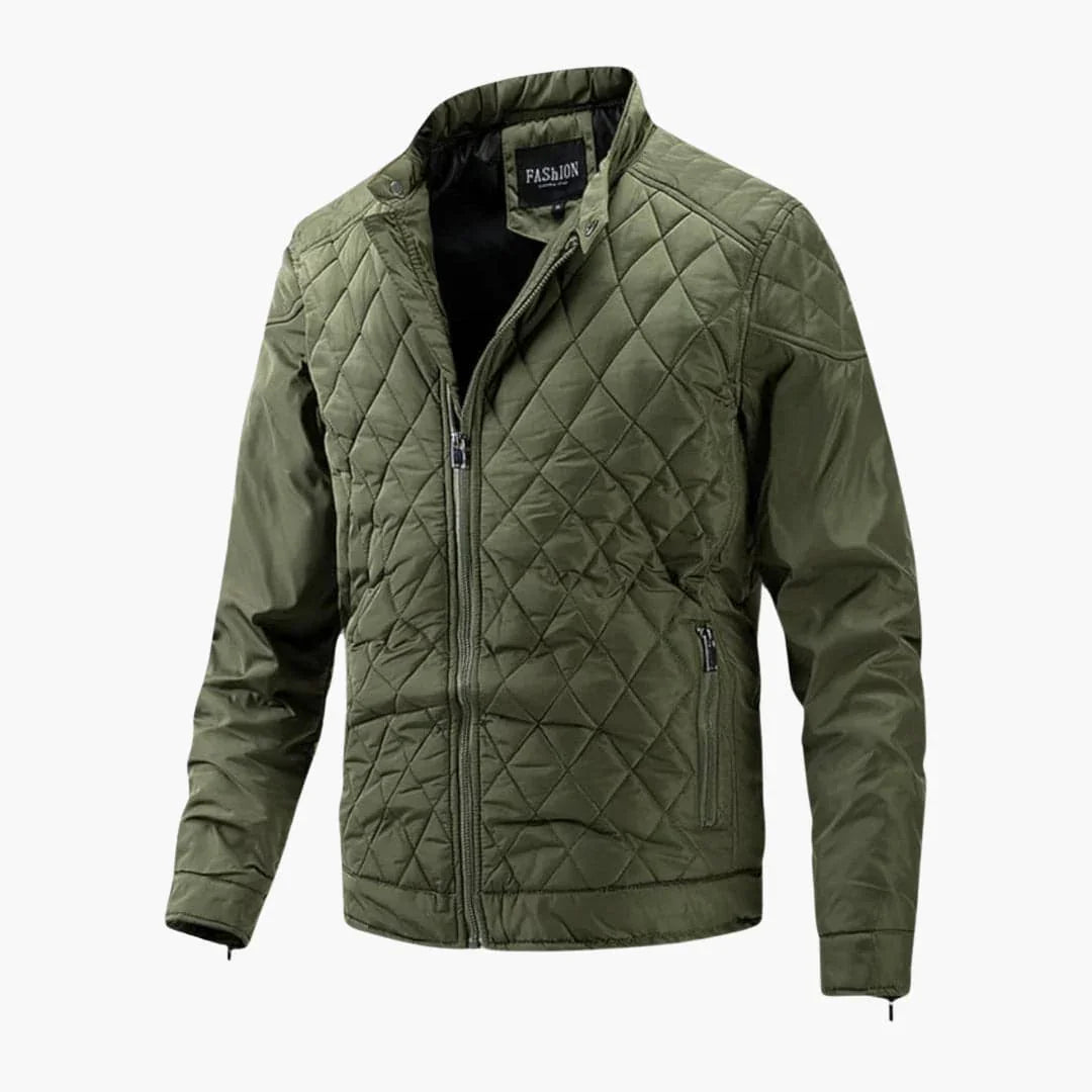 Karierte Herrenjacke flach liegend. Komfortable und stilvolle Alltagsjacke mit zeitlosem Karomuster für Herrenmode.