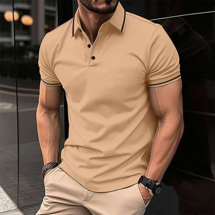 Stylisches Herren Polohemd mit Kurzarm, ideal für einen Smart Casual Look im Alltag und zur Arbeit.