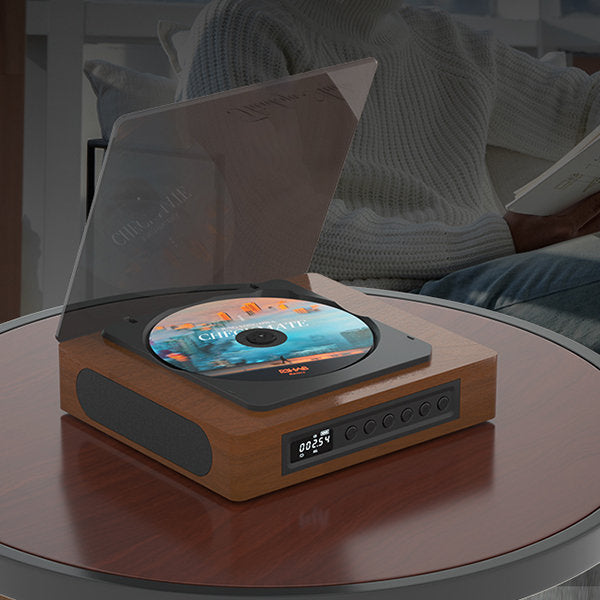"Vintage-inspirierter Bluetooth Typ-C CD-Player, Retro-Design, Frontansicht, kompaktes Gerät mit LCD-Display und FM-Tuner"