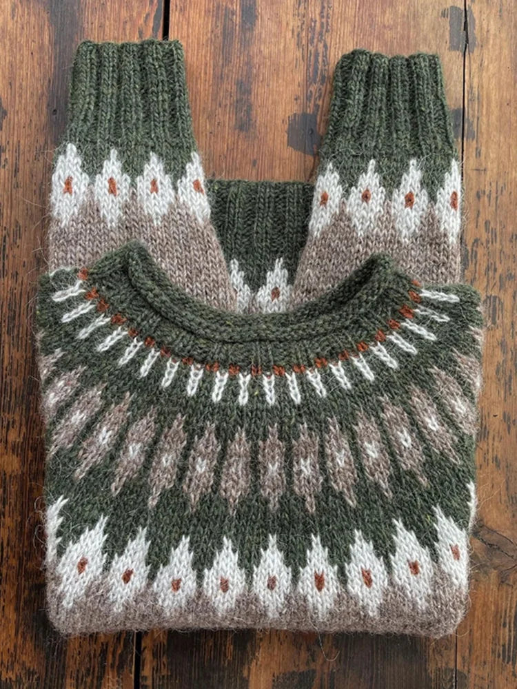 "Vintage Isländischer Pullover mit detailliertem Strickmuster, ideal für kühle Tage, zeitloser Stil in Grautönen."