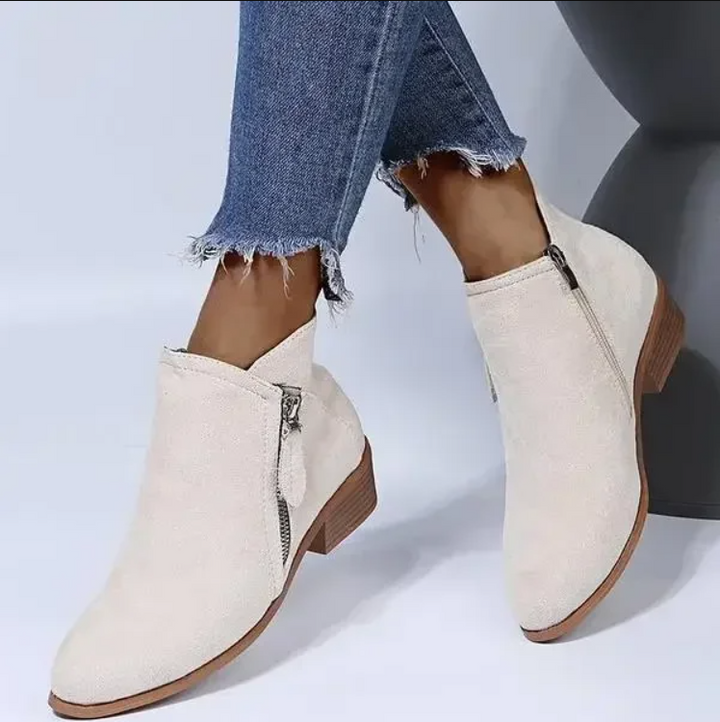 Moderne Damen-Winterstiefel: Ergonomische & warme Schuhe für optimalen Komfort bei Winterspaziergängen.